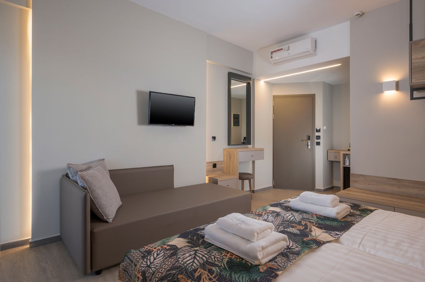 Mare Blue and Suites