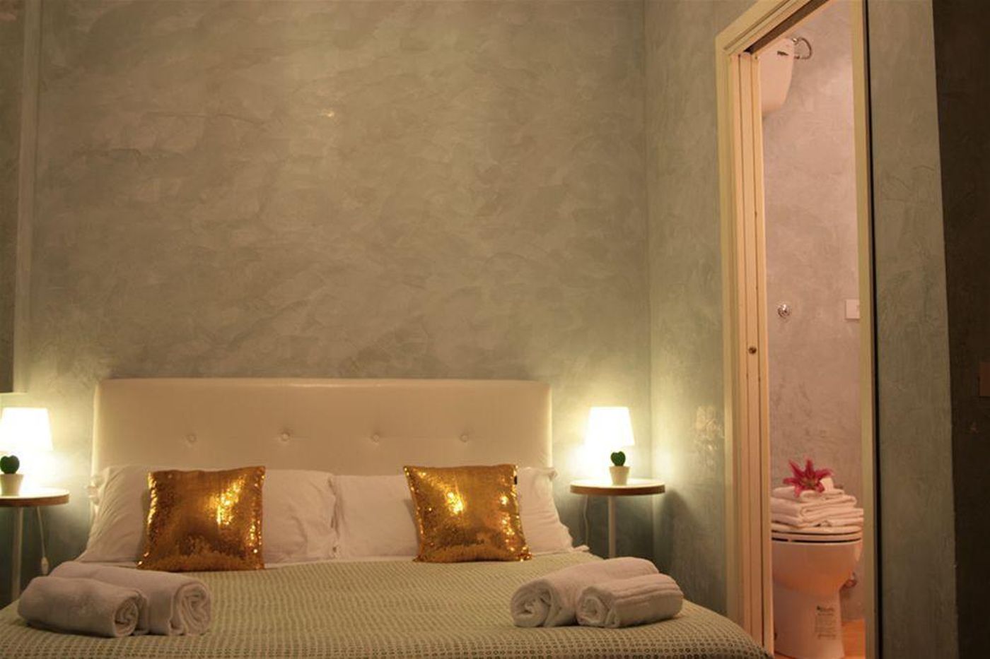 Golden Rooms-Italy-ROME-General view-2