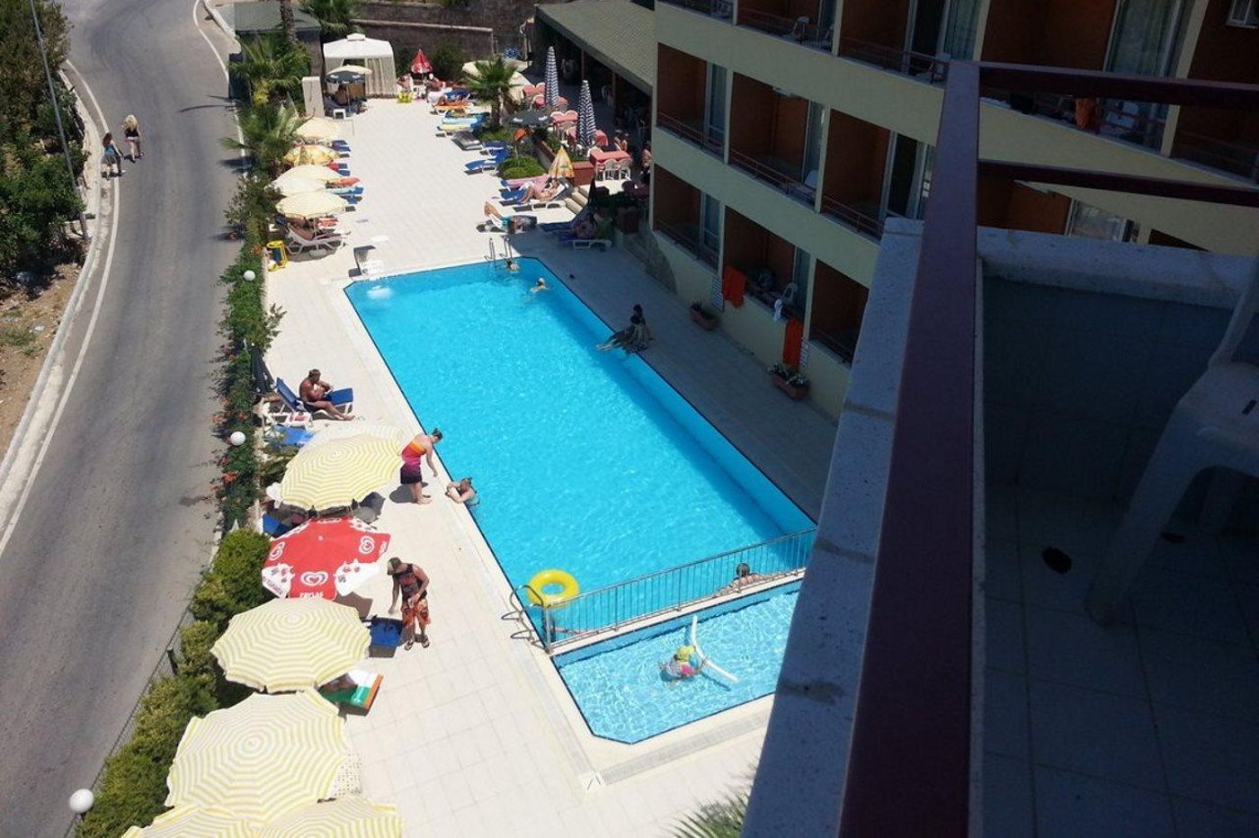 Kervan-Side-Pool-6