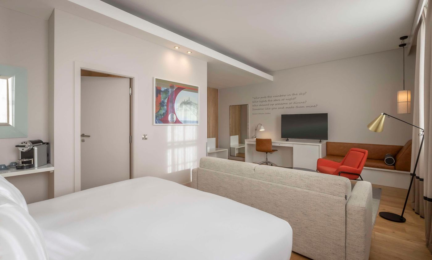 The-Morrison-Dublin--Curio-Collection-by-Hilton-Room-31
