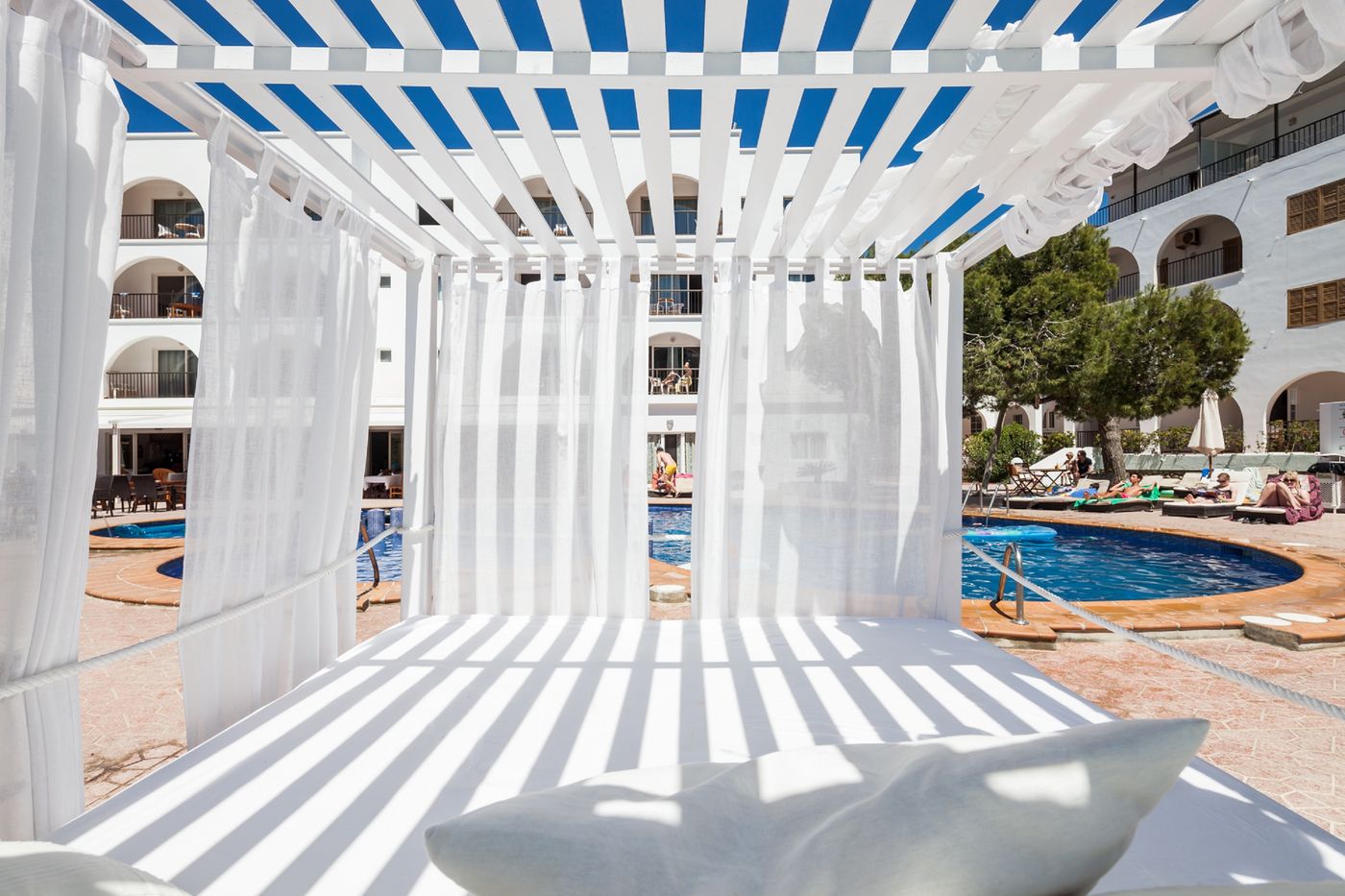 Puerto-Cala-Vadella-Pool-17