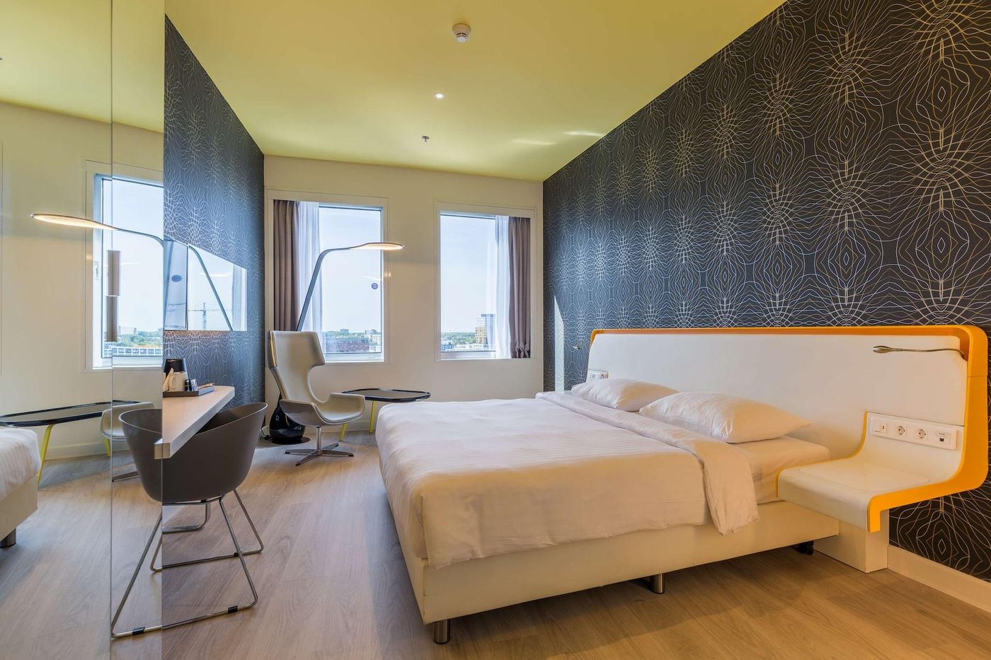 Park-Inn-By-Radisson-Amsterdam-City-West-Room-8