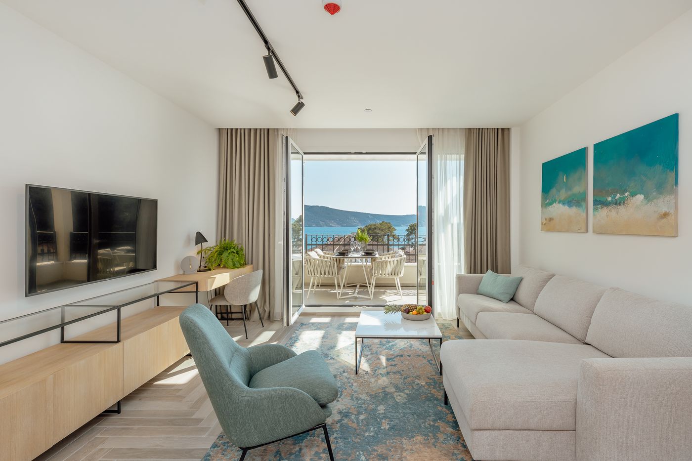 Lazure-Hotel---Marina-Room-48