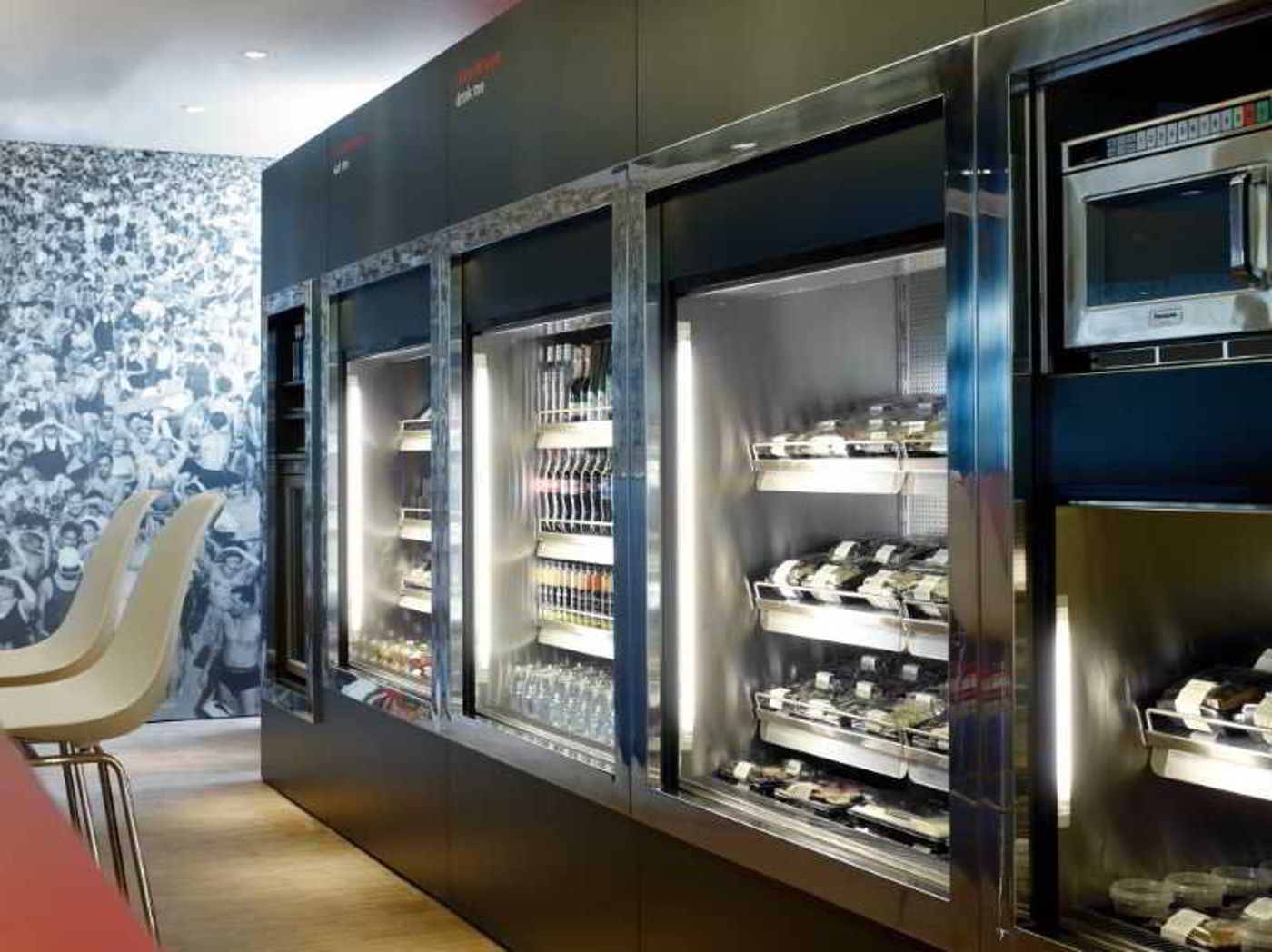 Citizenm-Schiphol-Airport-Hotel-General-view-19