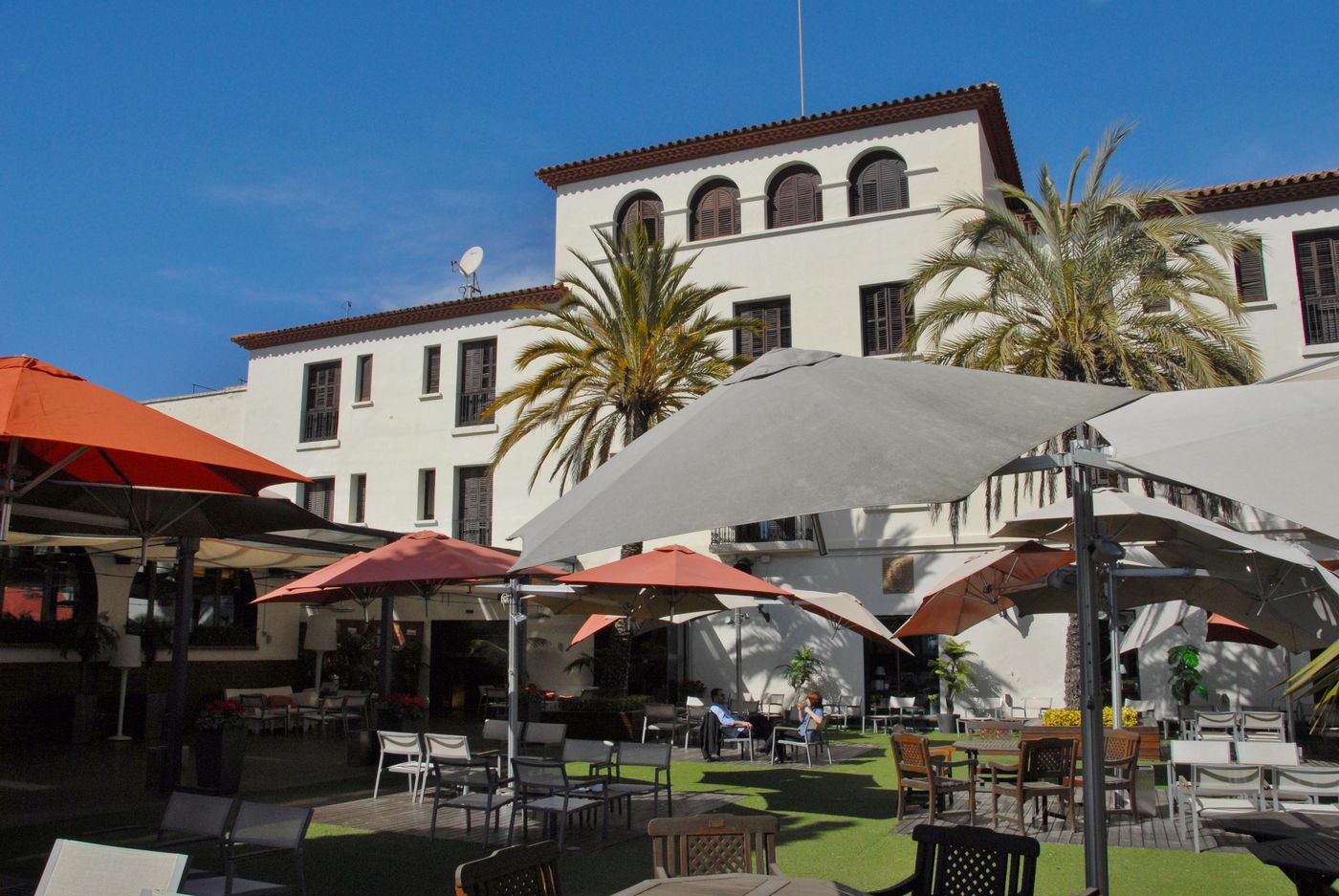 El Castell Hotel-Spain-SANT BOI DE LLOBREGAT-General view-4