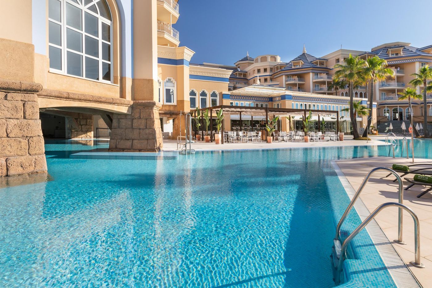 Melia-Atlantico-Isla-Canela-Pool-1