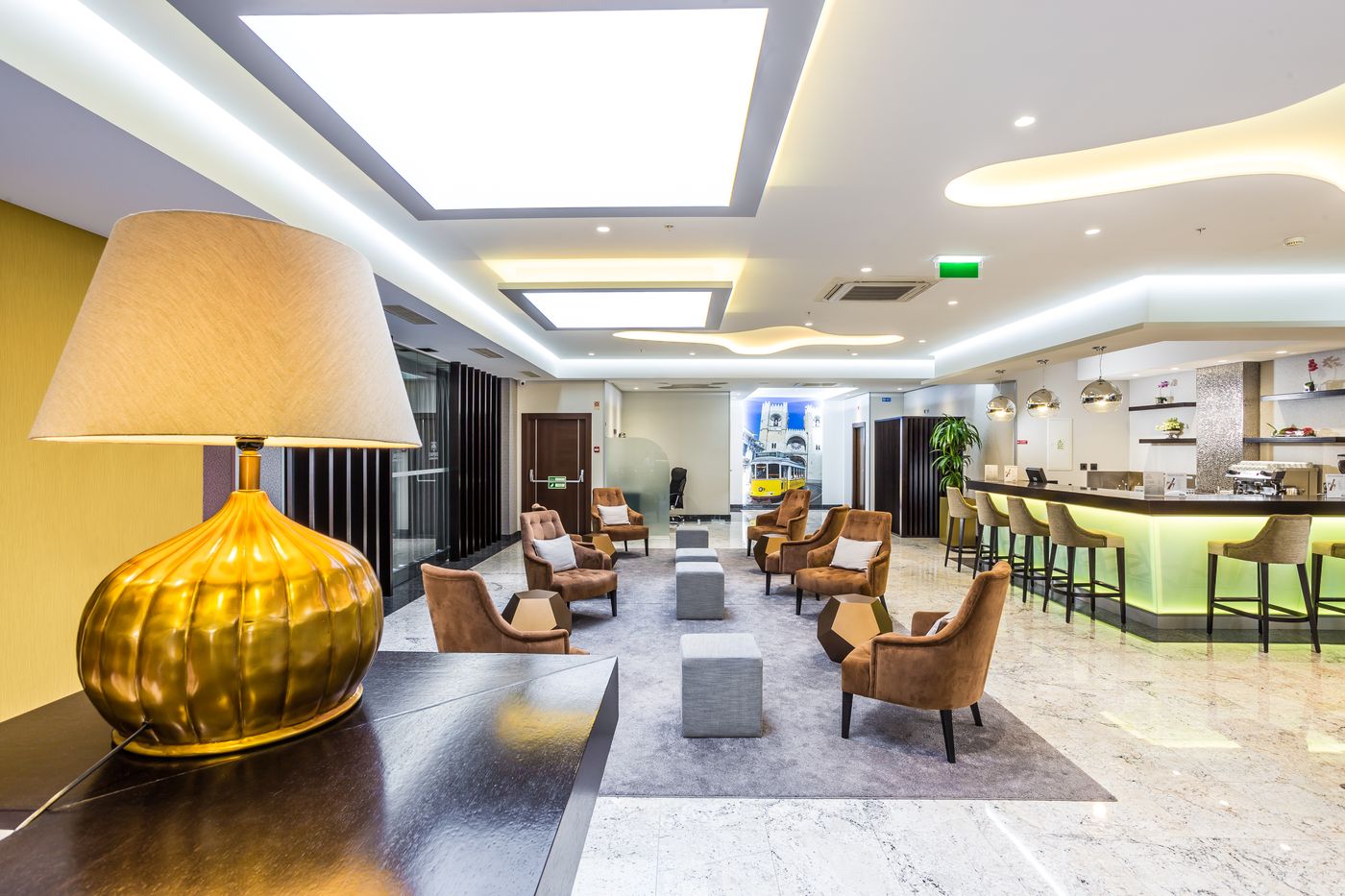 Empire-Lisbon-Hotel-Lobby-13