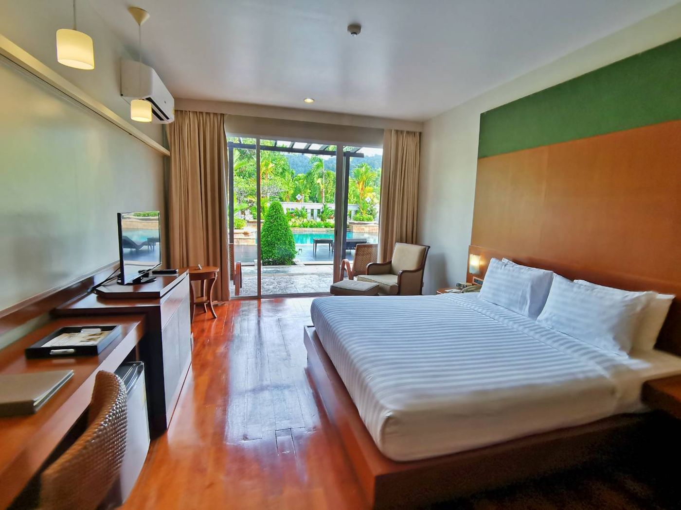 Mission-Hills-Phuket-Golf-Resort---Spa-Room-16
