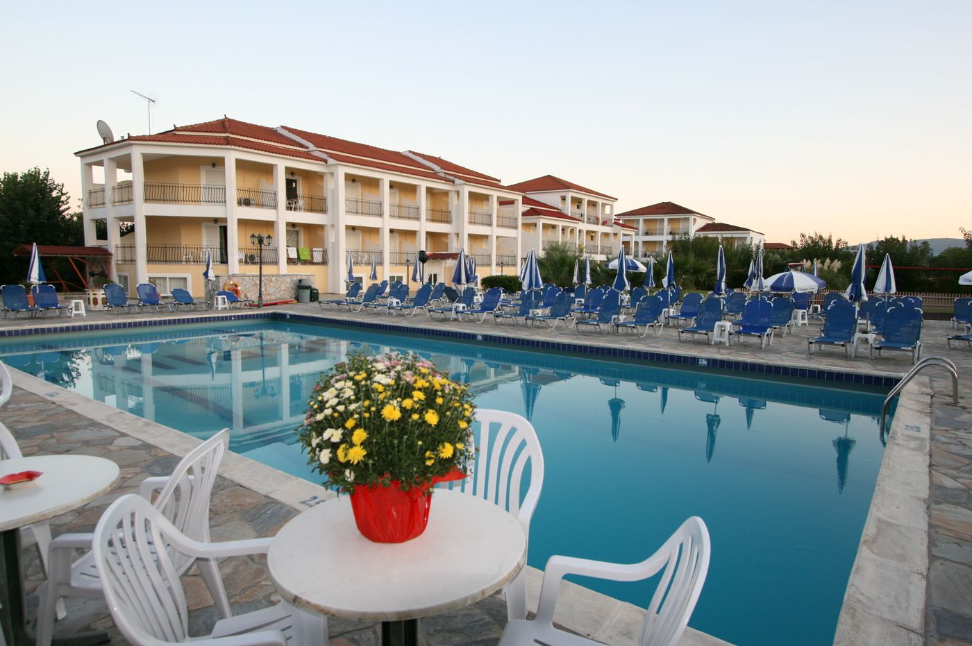 Village Inn Studios and Apartments