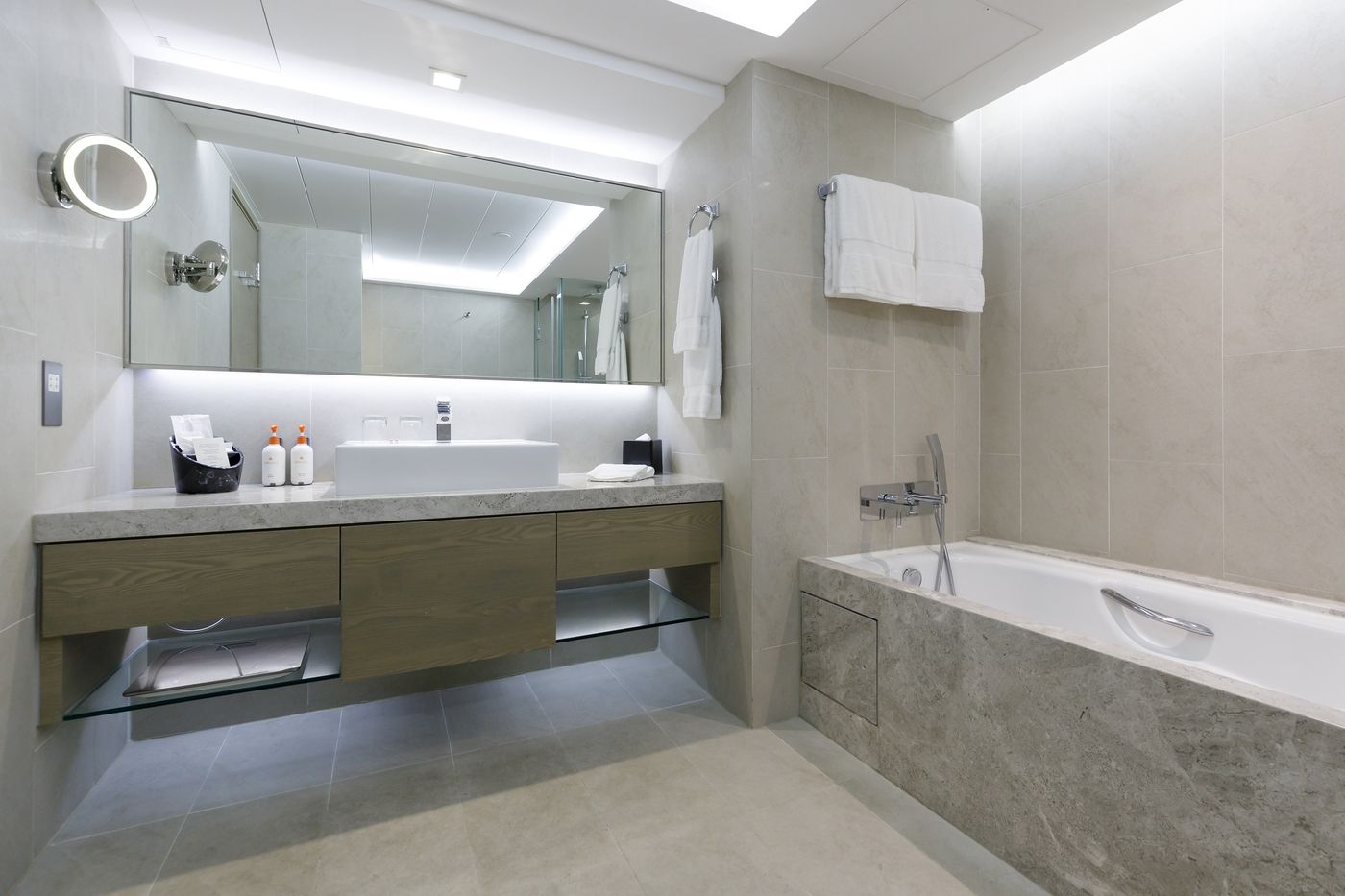 New-World-Millennium-Hong-Kong-Hotel-Room-43