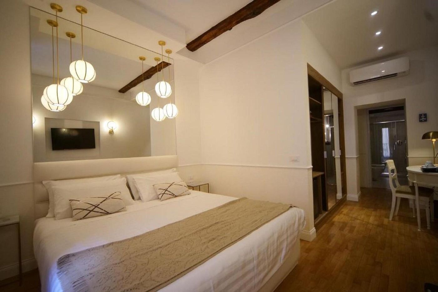 Relais-Luxury-Corso-Room-19