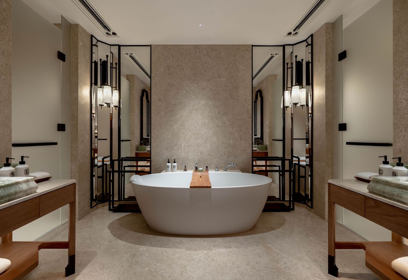 Dusit-Thani-Bangkok-Room-48