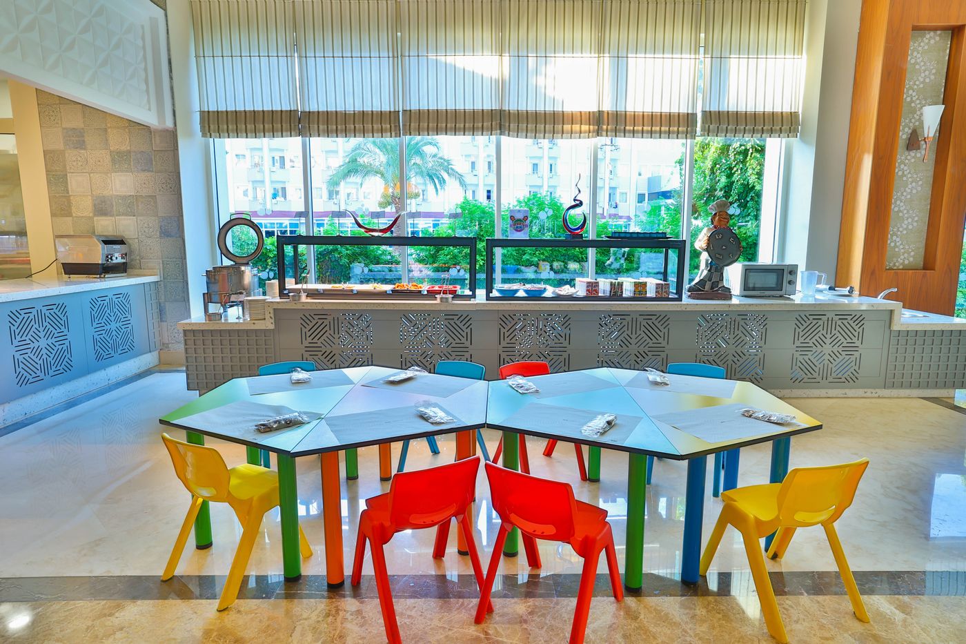 Crystal Deluxe Resort 