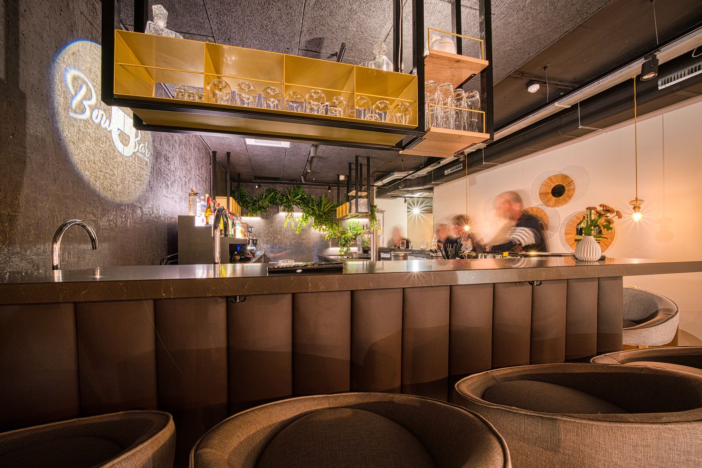 Ninetynine-Amsterdam-Airport--Trademark-Collection-Bar-16