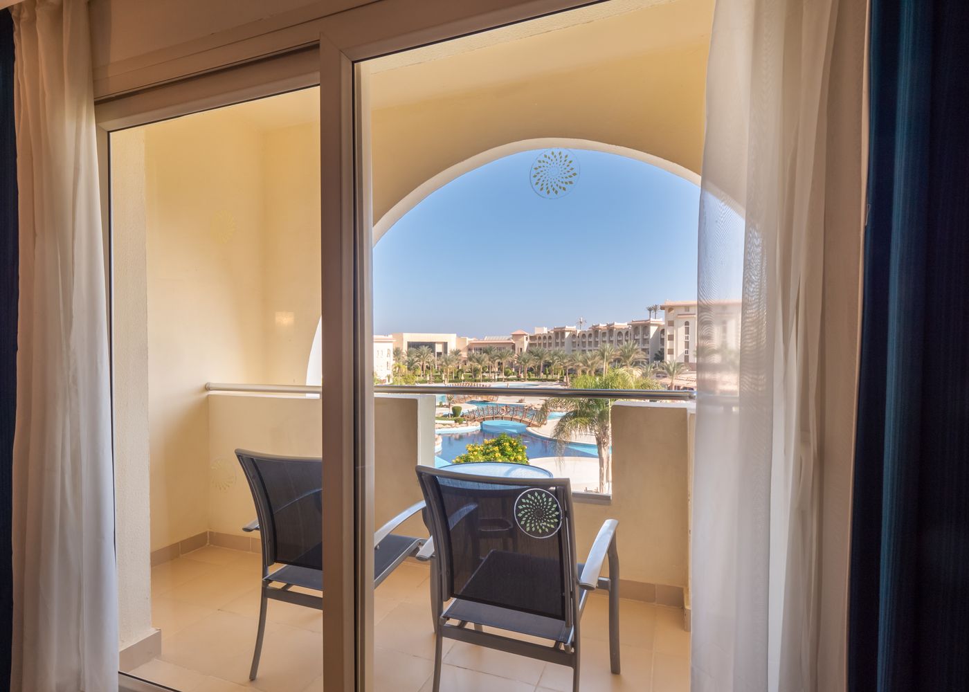 Serenity-Alma-ex--Serenity-Fun-City-Room-37