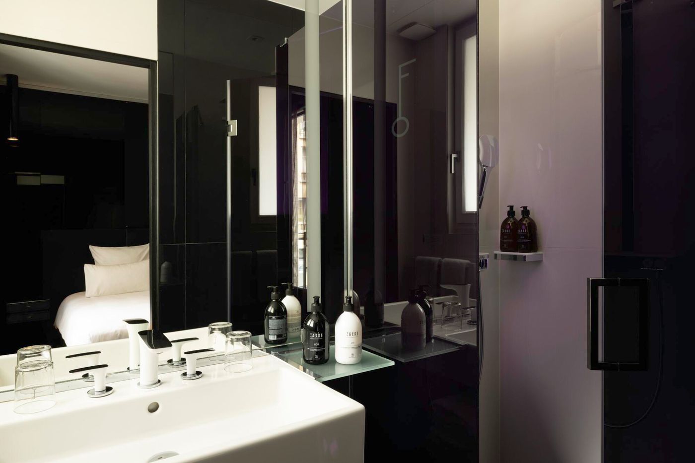Felicien-France-PARIS-Room-6