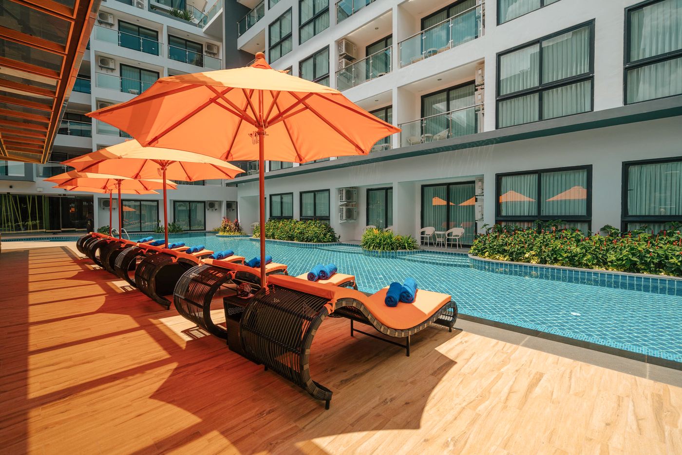 Wekata-Luxury-Pool-4