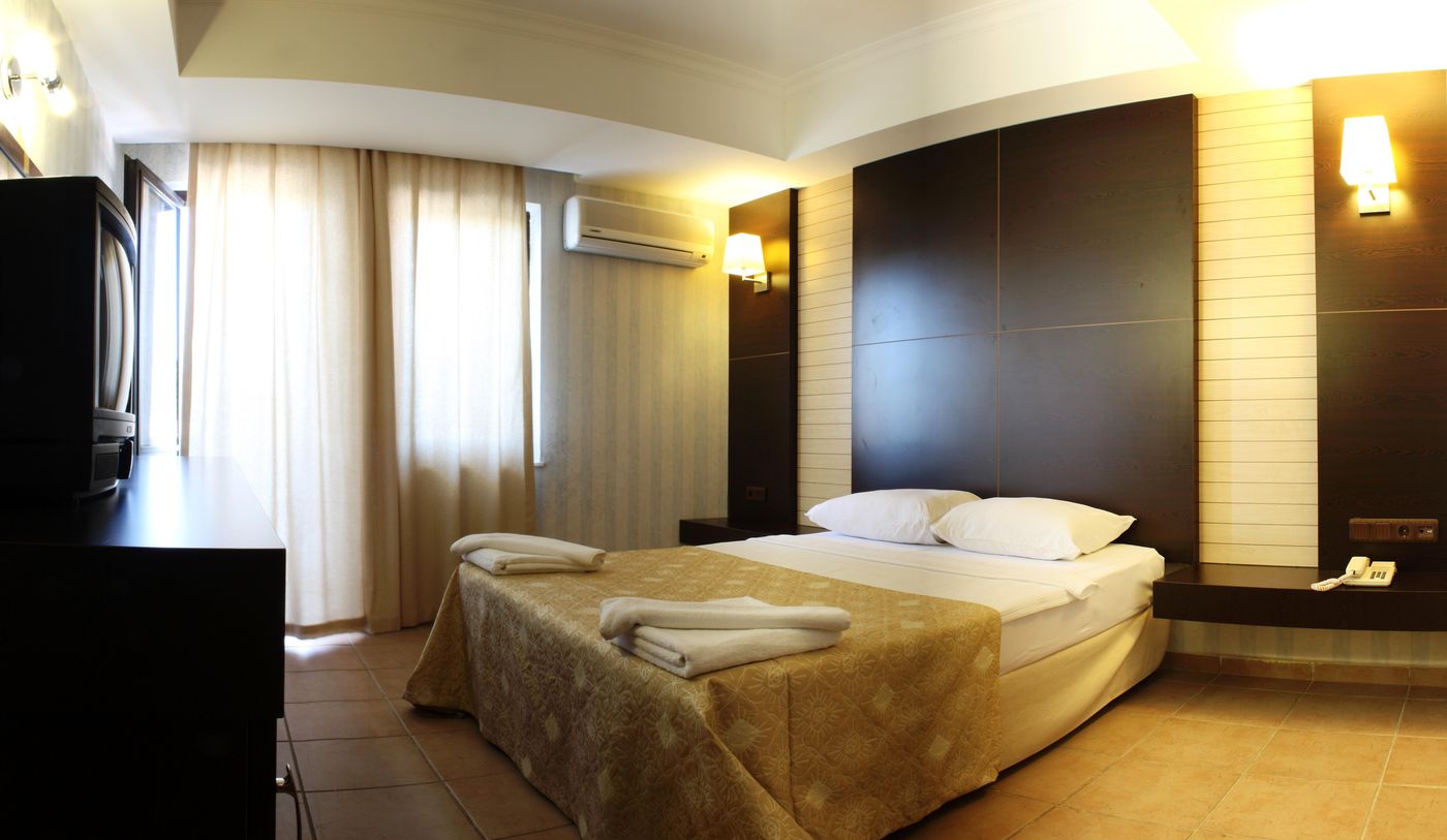 Club-Munamar-Beach-Resort-Room-42