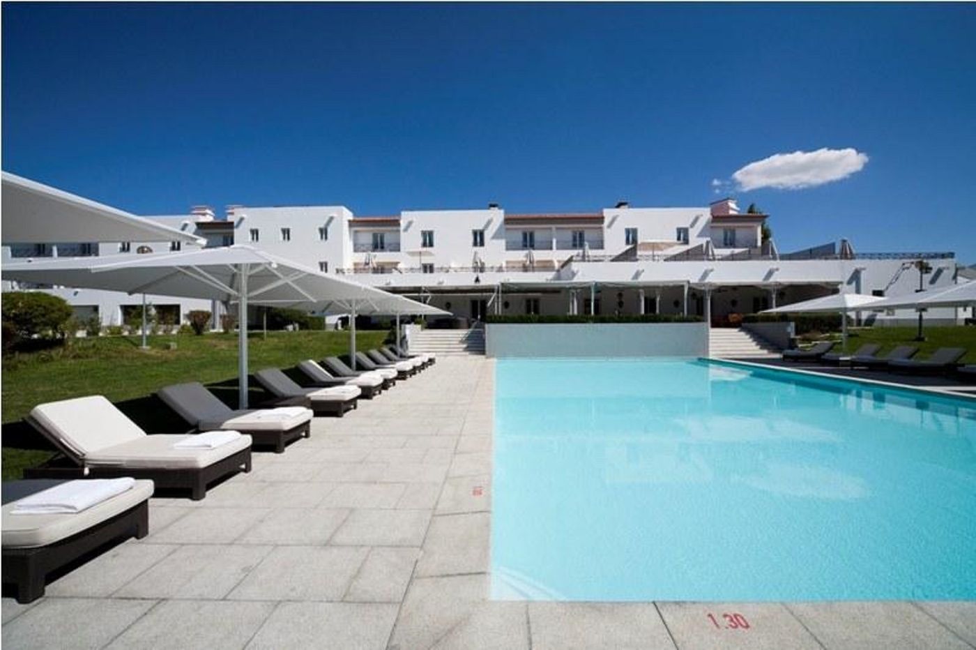 M-AR-De-AR-Muralhas-Pool-3