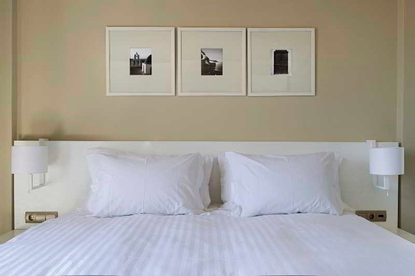 Acroterra-Rosa-Luxury-Suites-Room-14