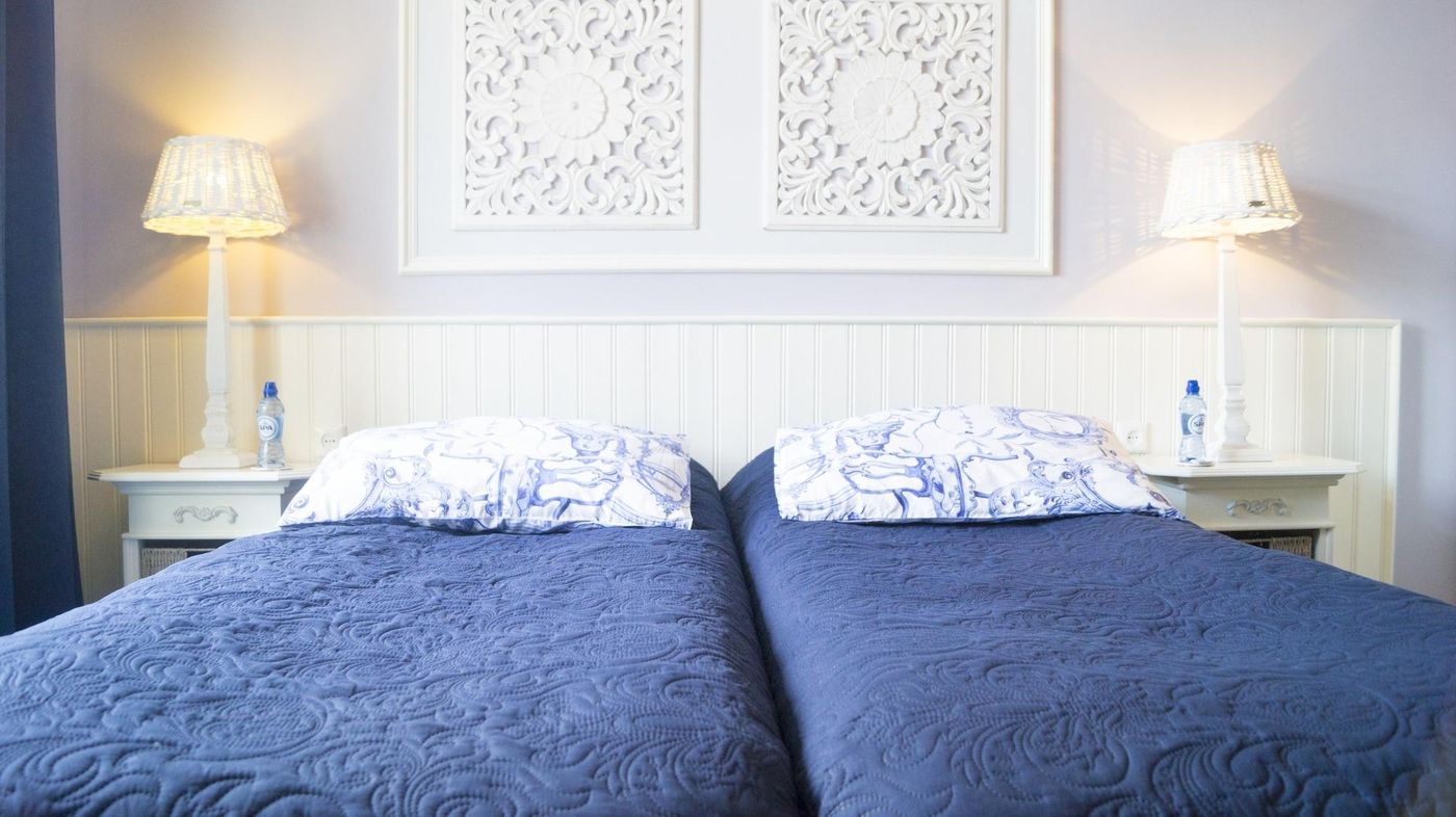 Vondelpark-House-Bed-Breakfast-Room-8