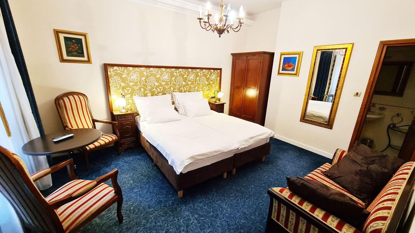 Hamlet-Bed---Breakfast-Room-2