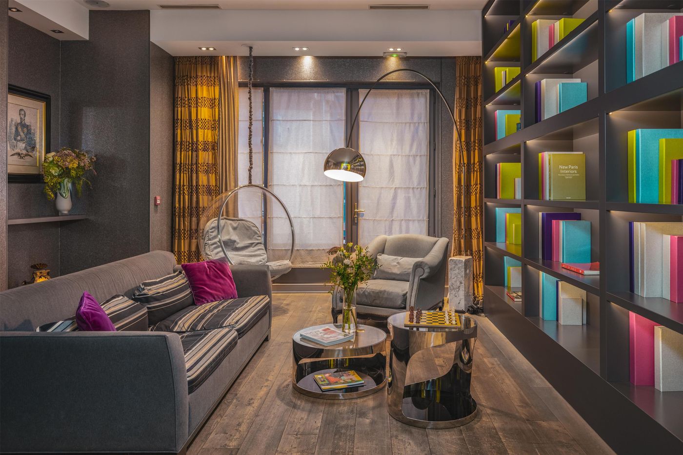 Le-Petit-Paris-Lobby-35