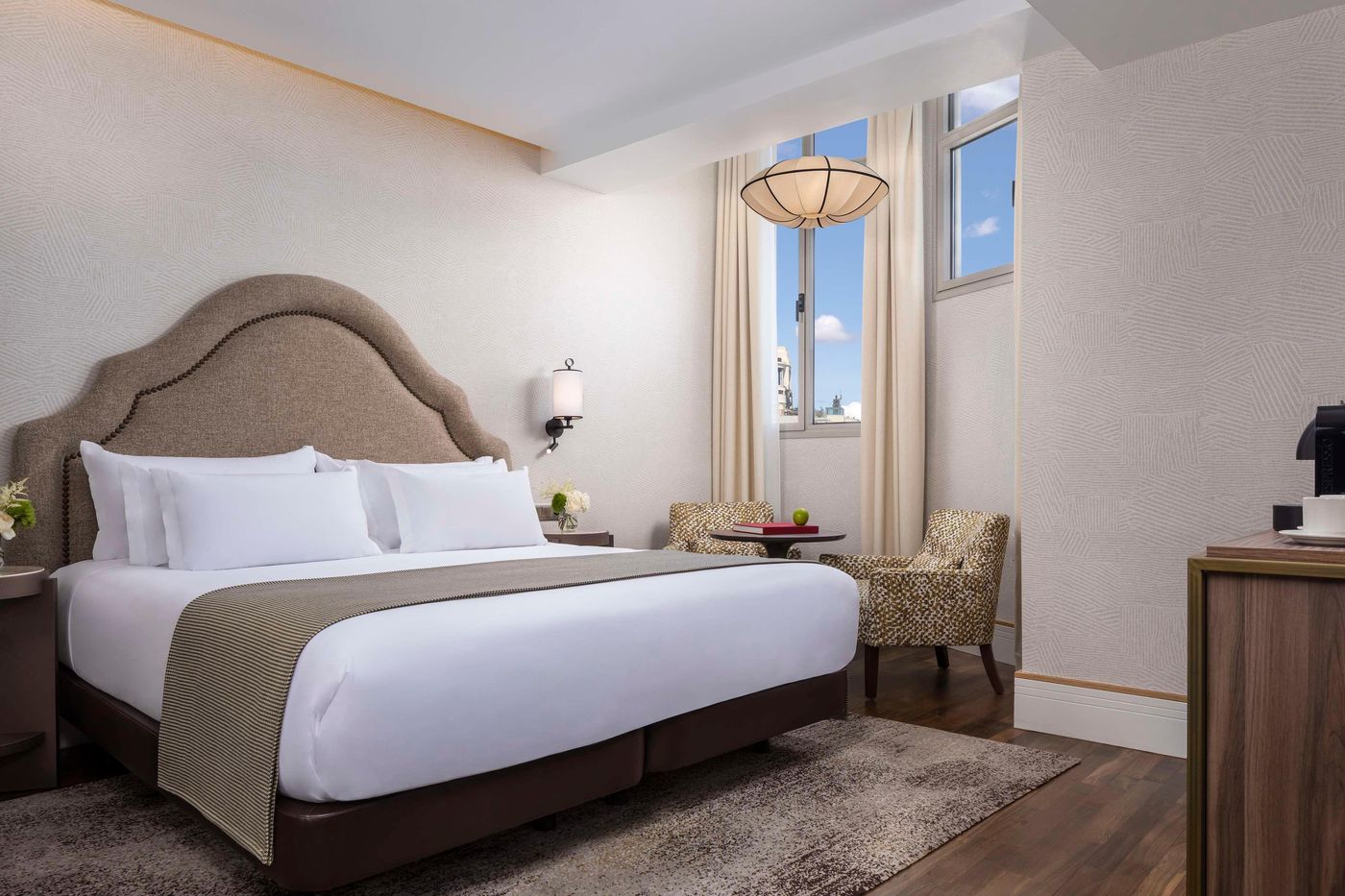NH-Collection-Madrid-Paseo-del-Prado-Room-19