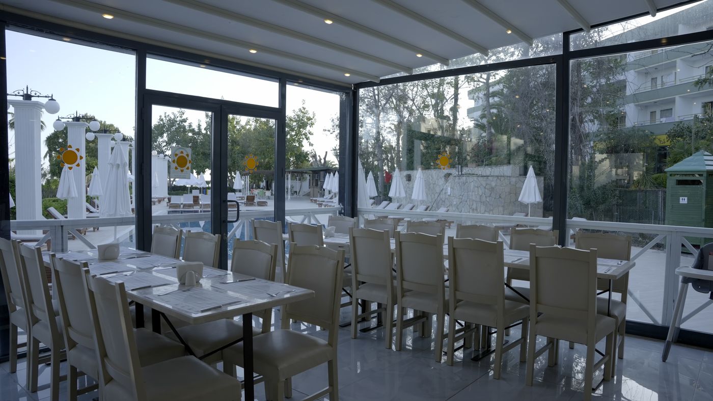 Club-Aqua-Plaza-Restaurant-23