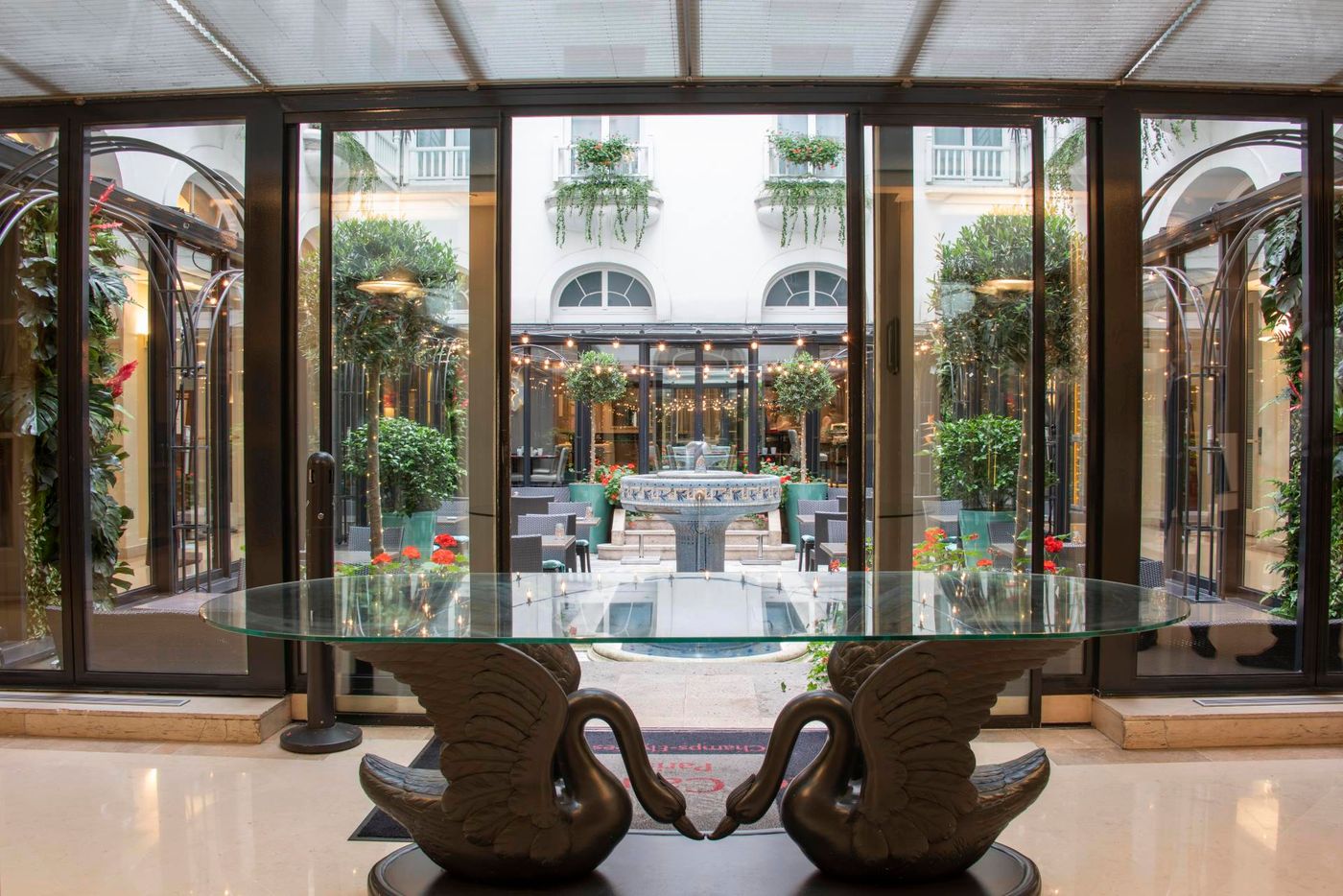 California Paris Champs-Elysees