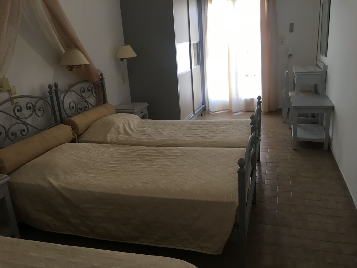 Avra-Santorini-Room-15