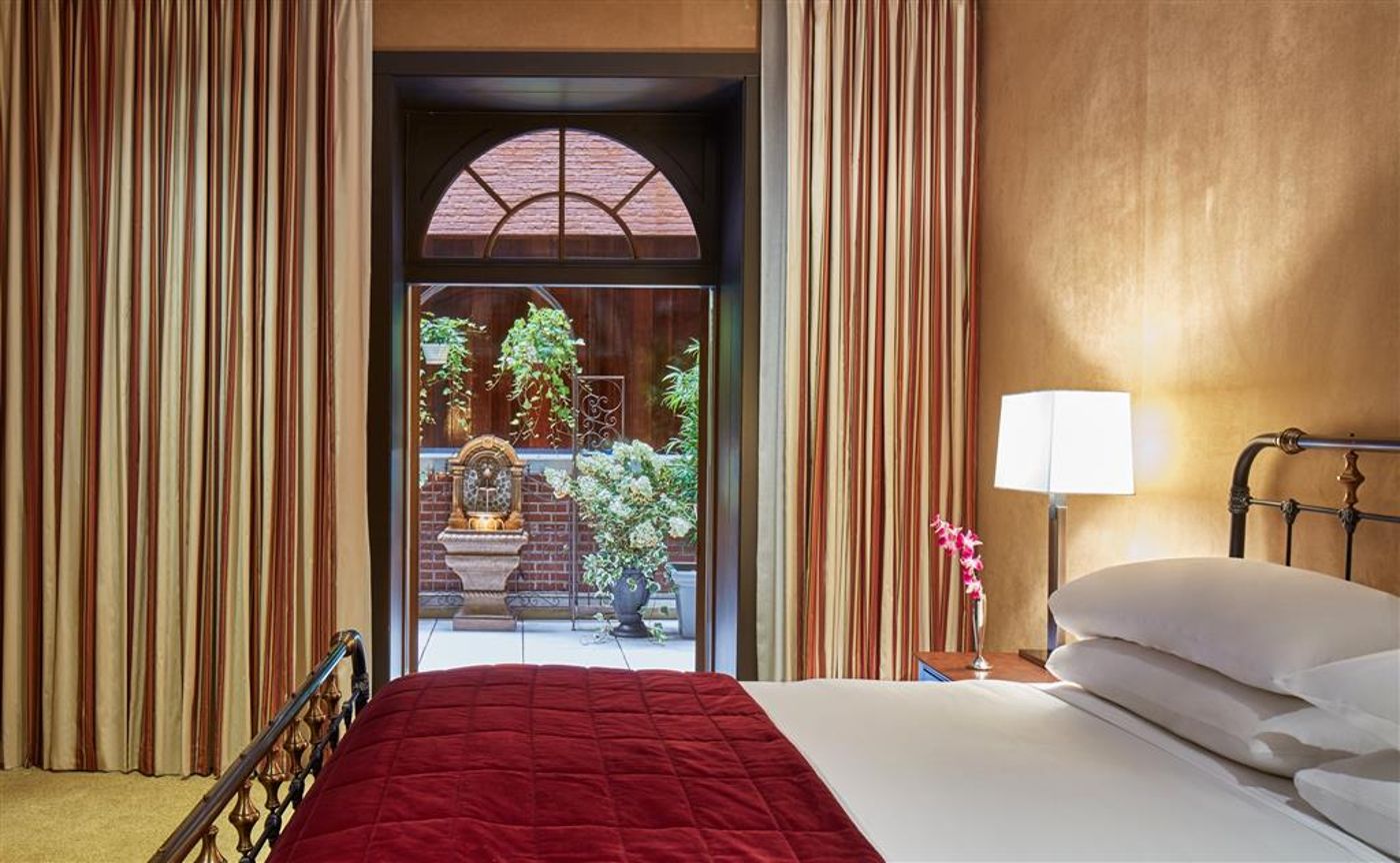 The-Chatwal-in-the-unbound-Collection-Room-45