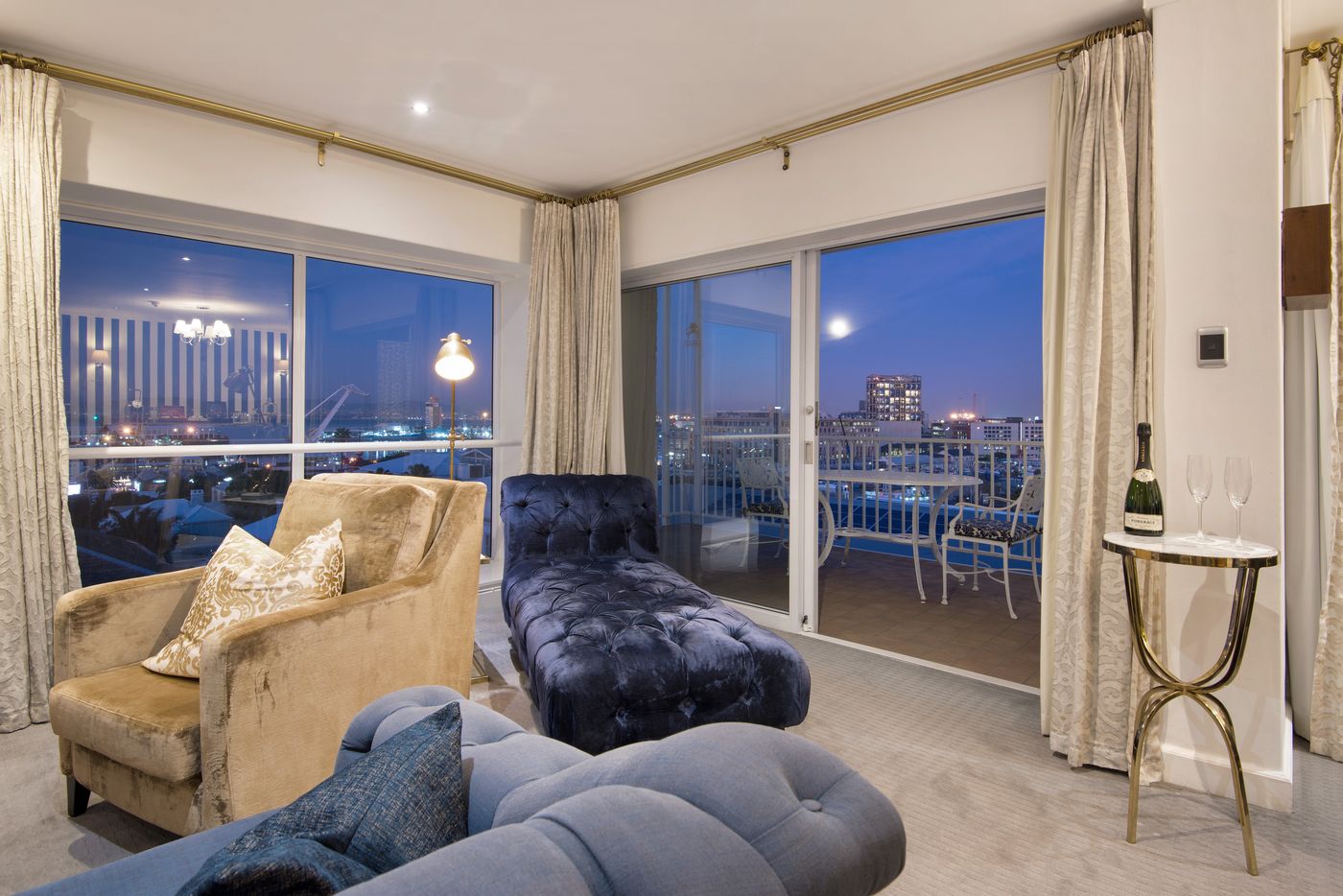 The-Commodore-Room-44