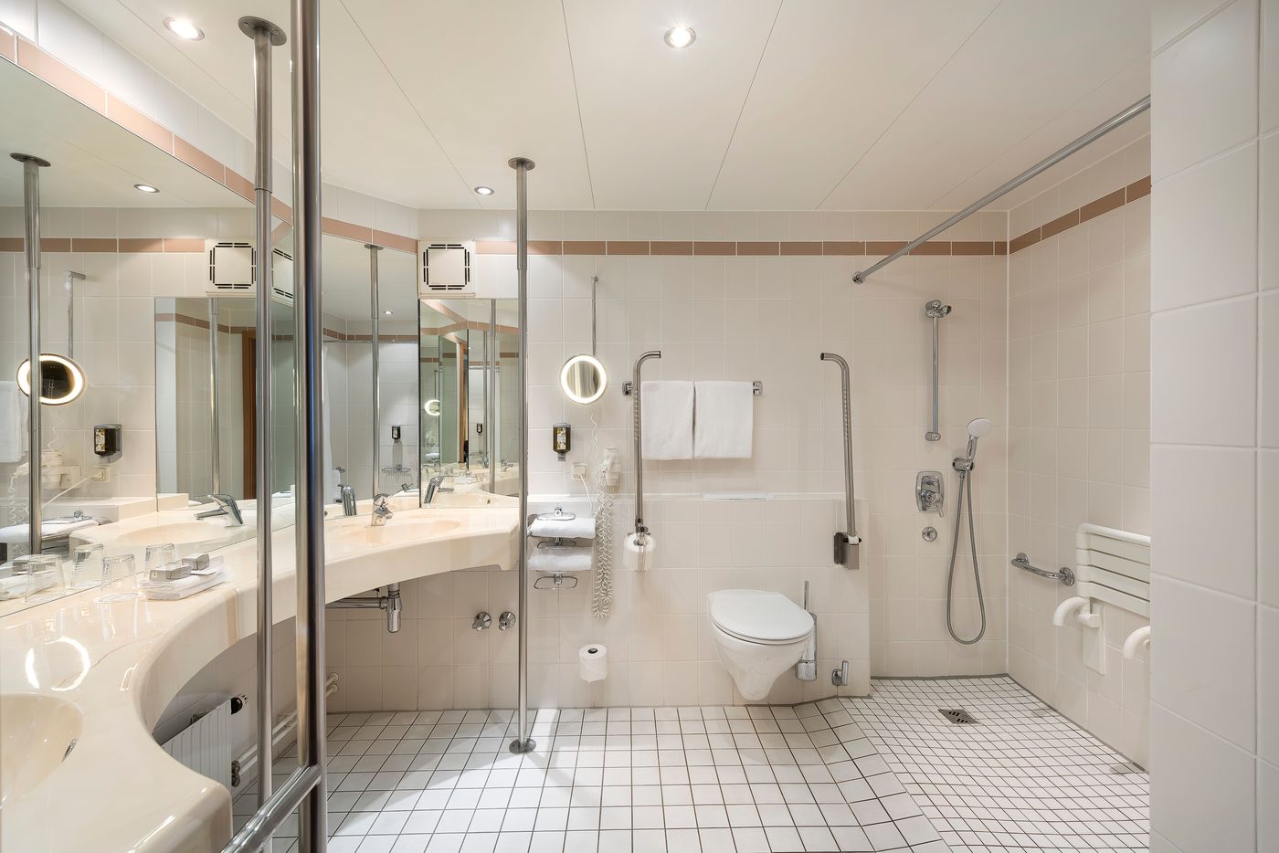 Estrel-Hotel-Berlin-Room-34