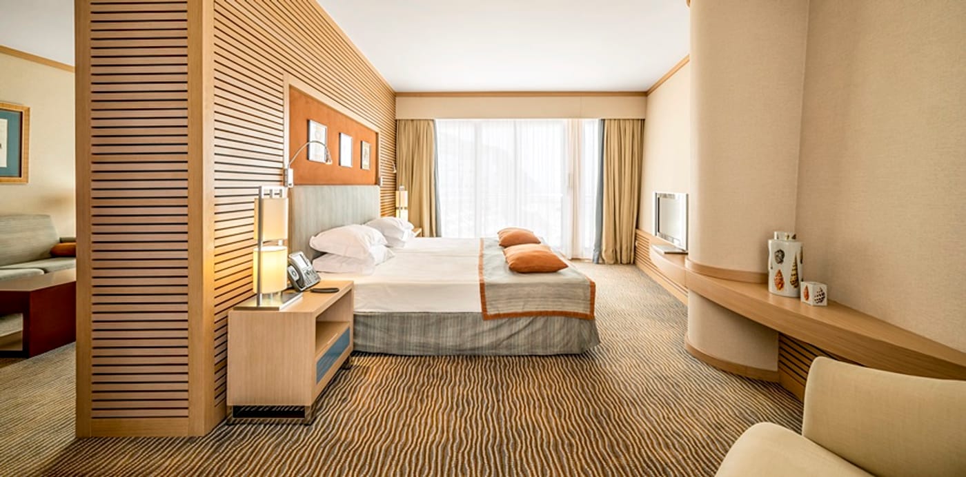 Sesimbra-Oceanfront-Hotel-Room-9