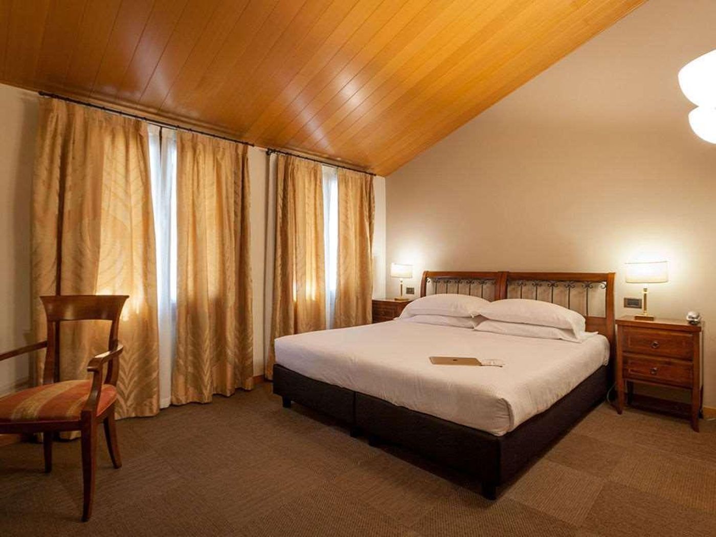 Best-Western-Hotel-Canon-d-Oro-Room-38