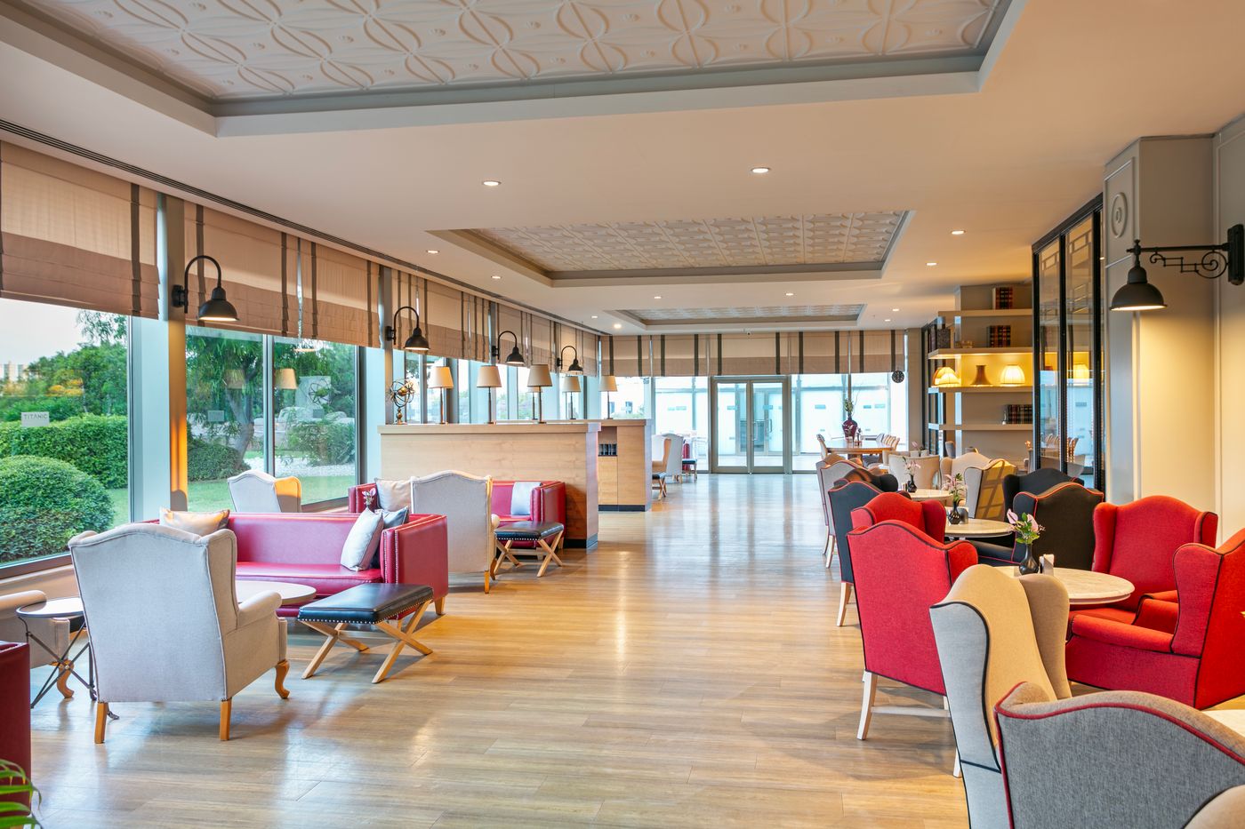 Titanic-Deluxe-Lara-Bar-57