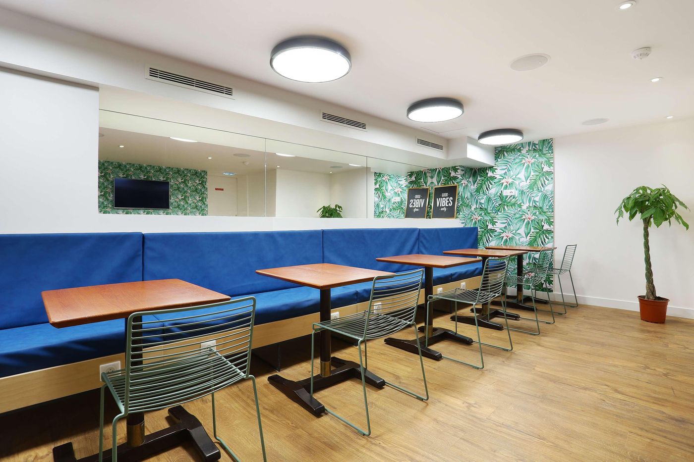 The-Playce-by-HappyCulture-Restaurant-17