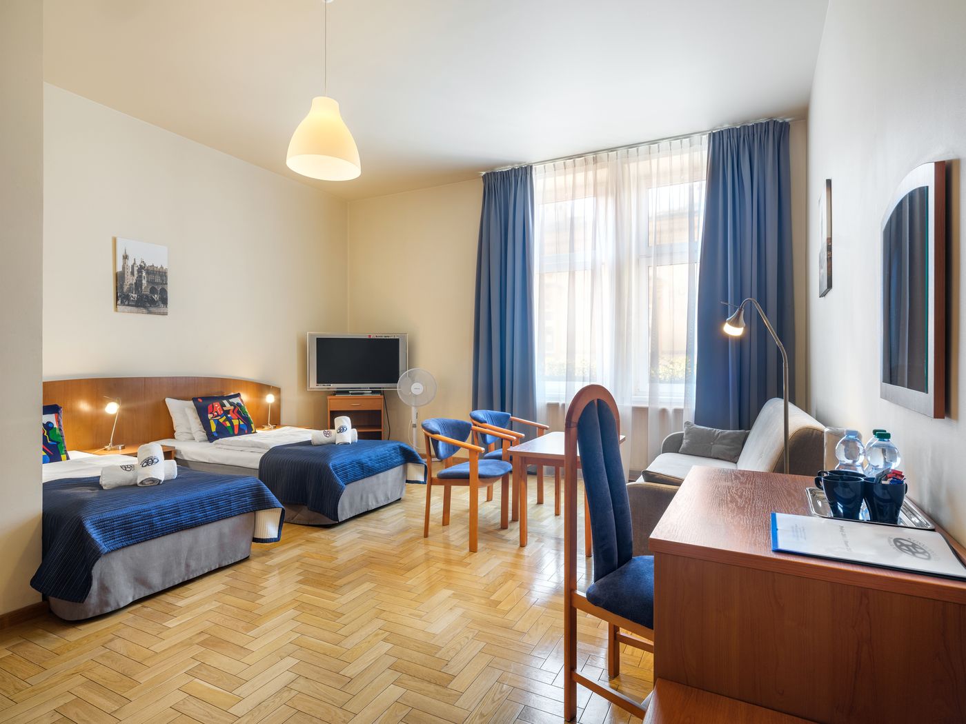 Kosmopolita-Rooms---Apartments-Room-9