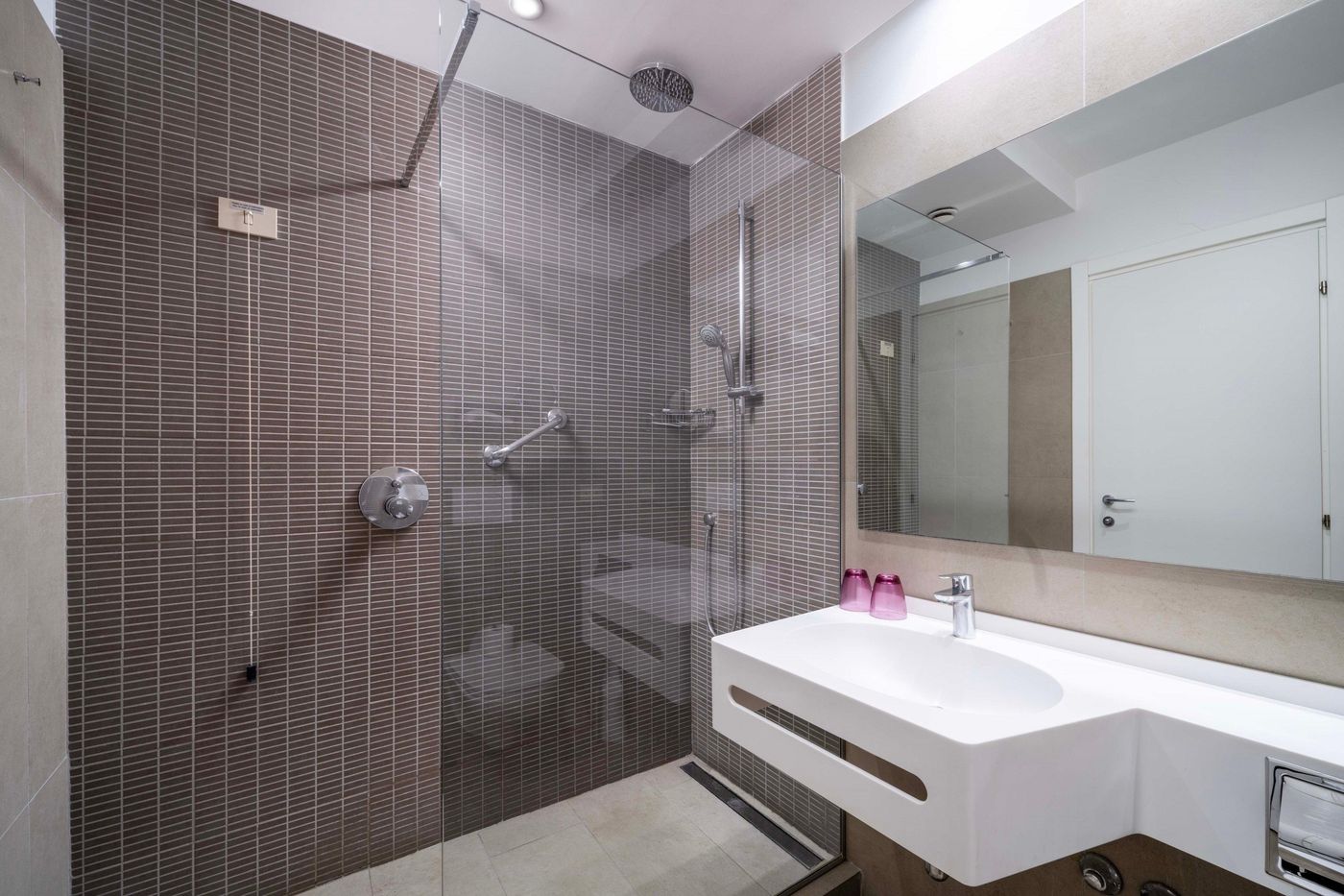 Crowne-Plaza-Rome---St--Peter-s-Room-59