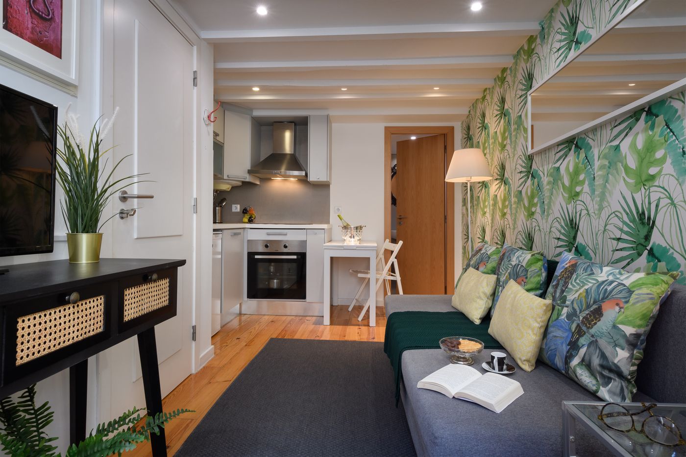 Alfama-Yellow-House-Room-5