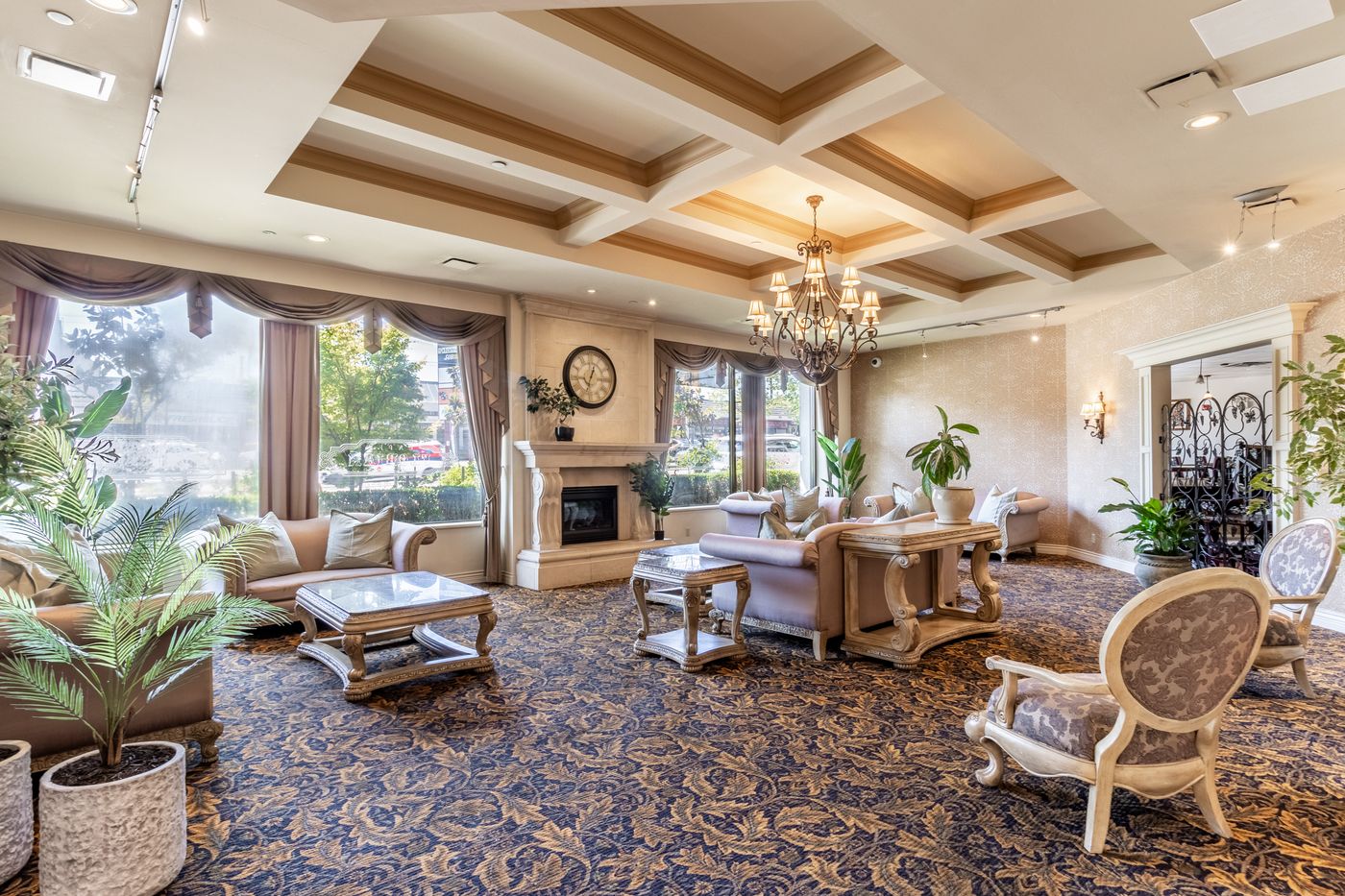 Atrium-Hotel-Vancouver-Lobby-18