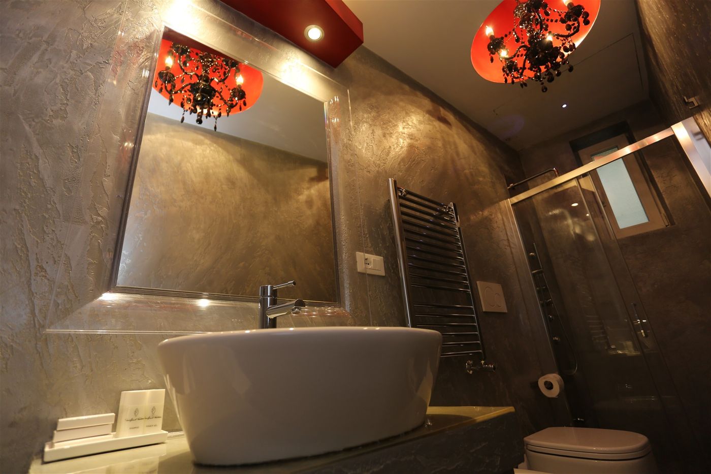 Luxury-on-the-River-Room-29