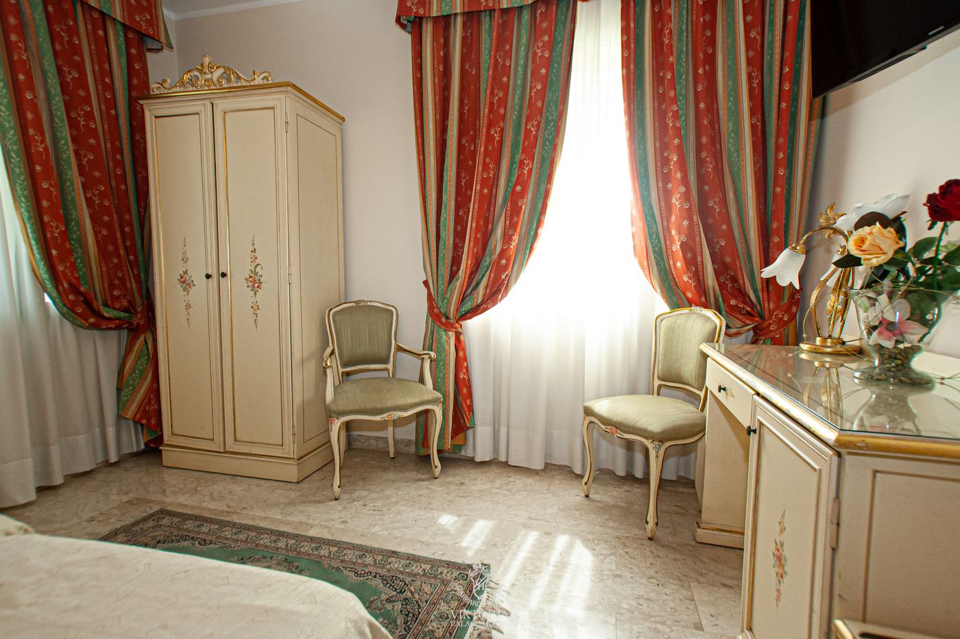 Viktoria-Palace-Room-14
