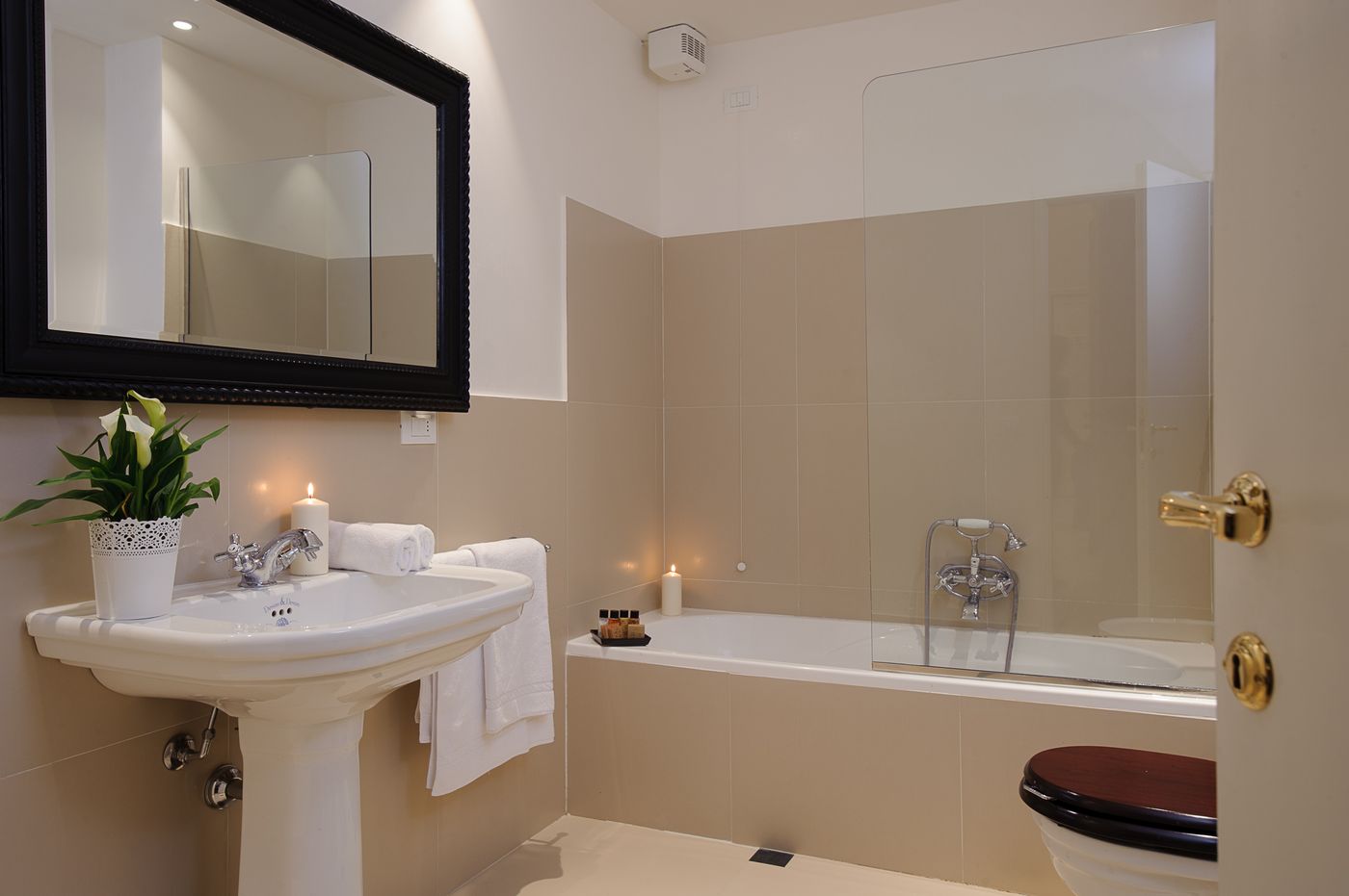 Hotel-Lungarno-Vespucci-50-Room-29