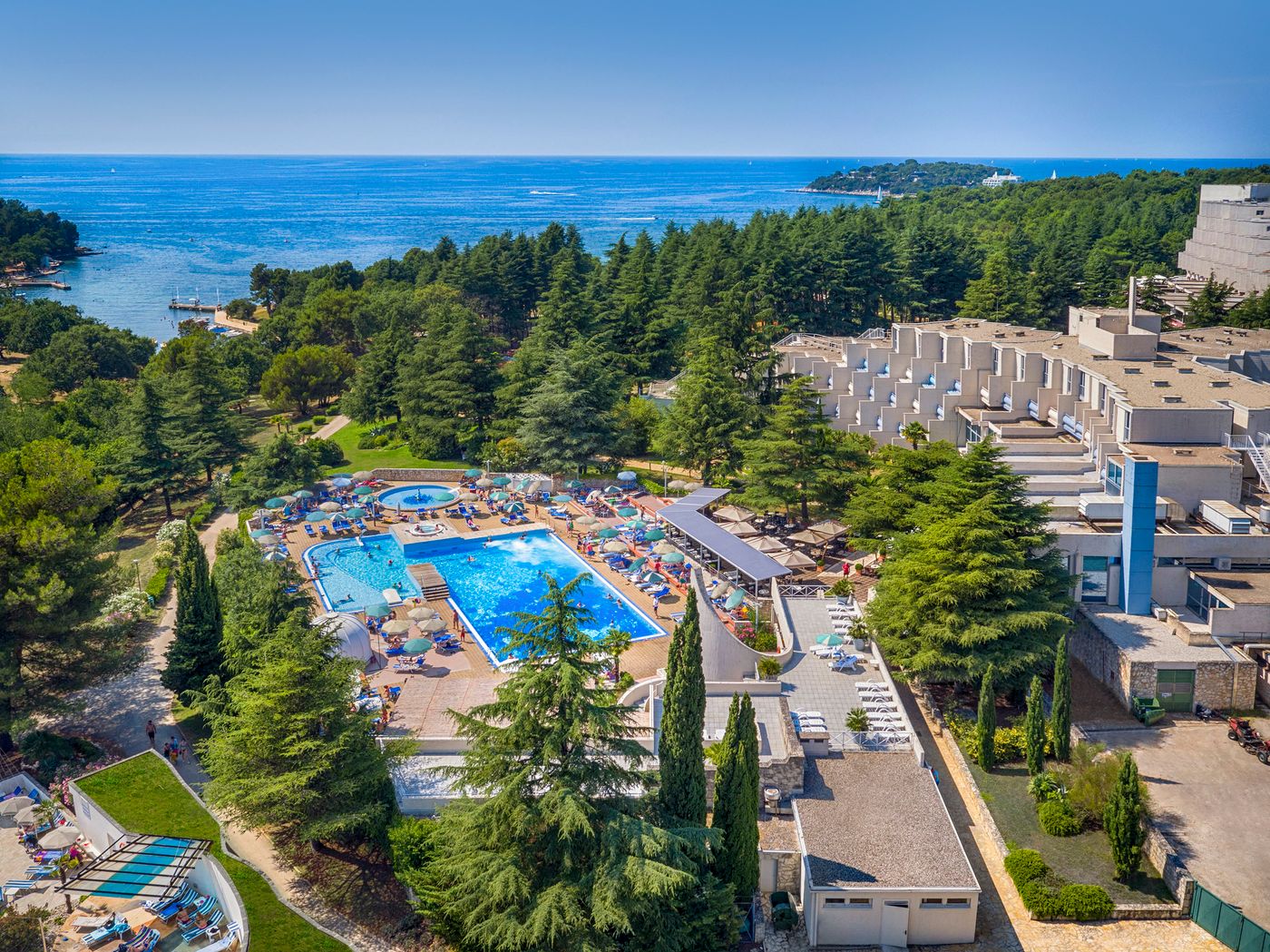 Valamar-Crystal-Hotel-Pool-1