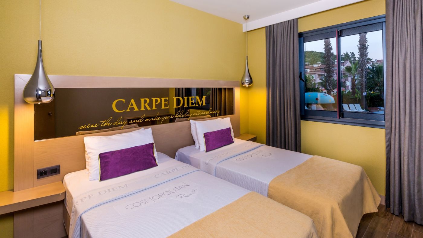 Cosmopolitan-Resort-Hotel-Room-9