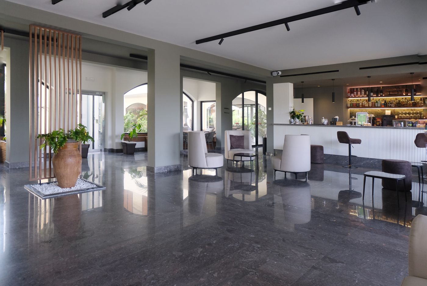 Limen-Wellness-Hotel-Lobby-31