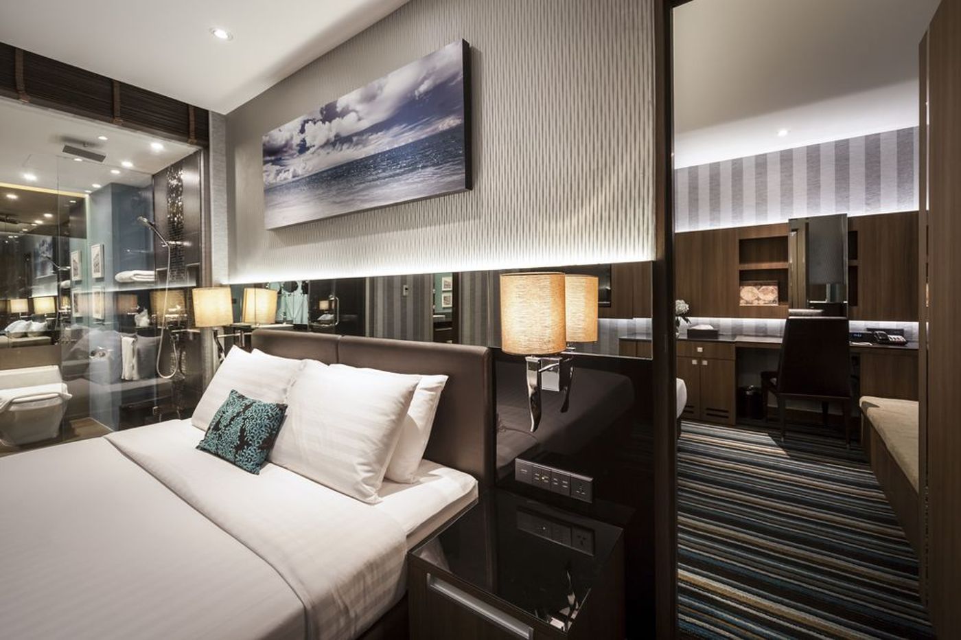 The-Continent-Hotel-Sukhumvit---Asok-BTS-Bangkok-Room-37