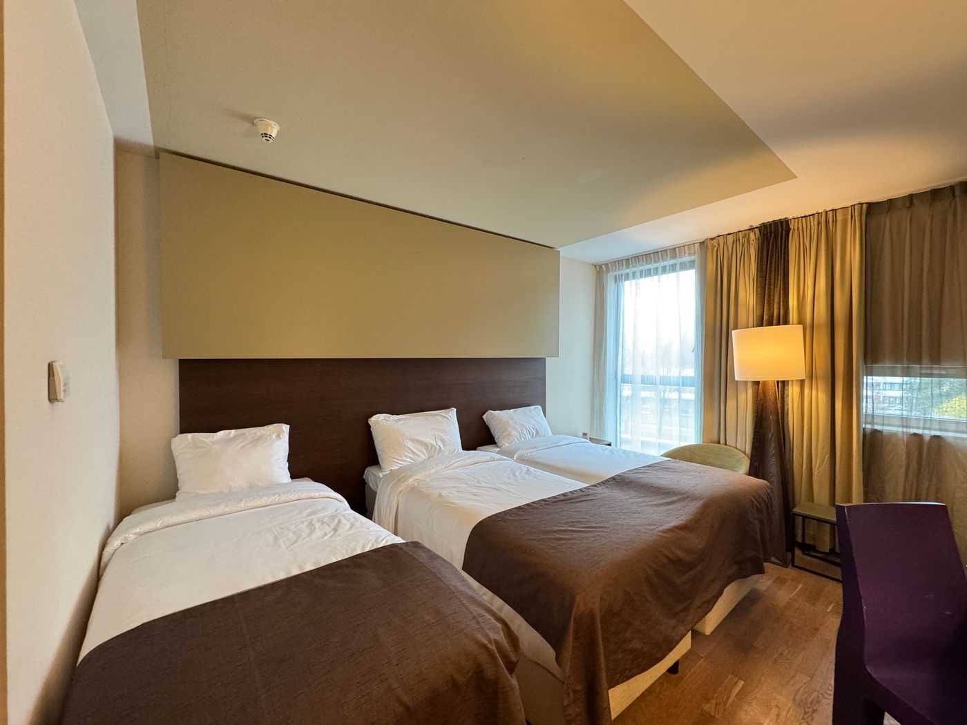 Dutch-Design-Hotel-Artemis-Room-11